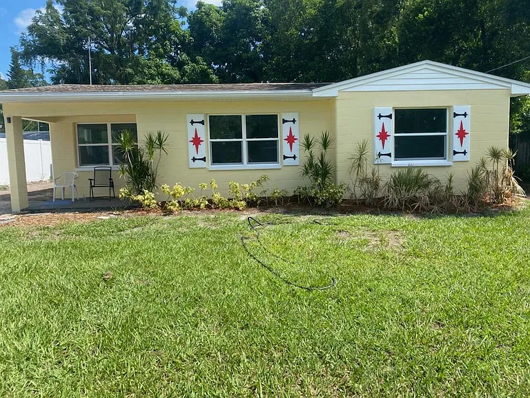 2301 Cluster Ave — Photo 1