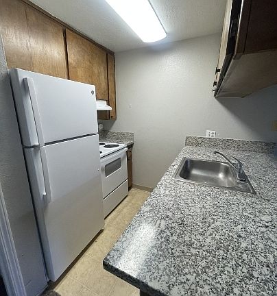 4th image of 1107 Ramirez St #6