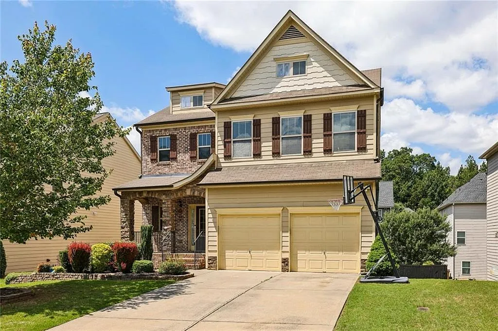 5 bed, 4711 sqft, $3,500 — Photo 2
