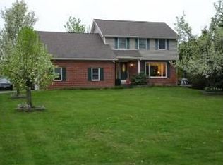 11731 Whitetail Dr, Marilla, NY 14102