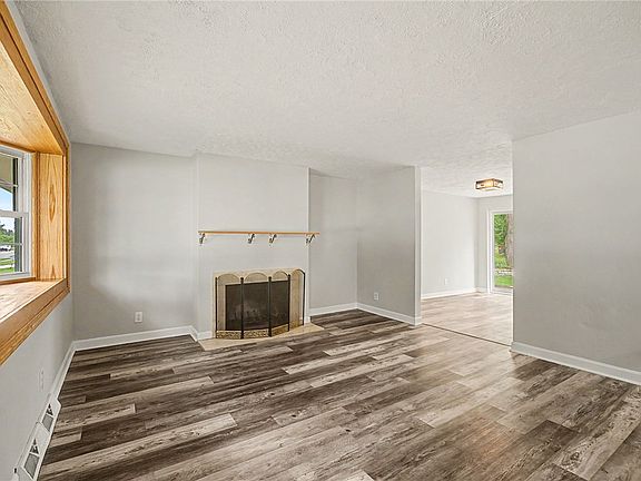 3rd image of 1016 Pool Ave