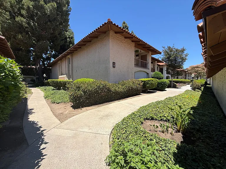 5999 Rancho Mission Rd #101 — Photo 22
