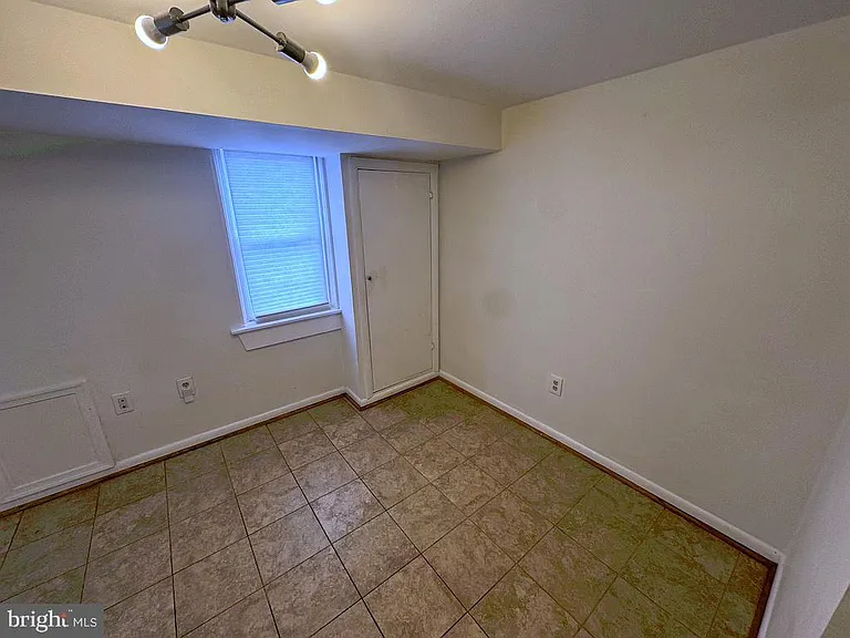 3731 Kemper Rd — Photo 21