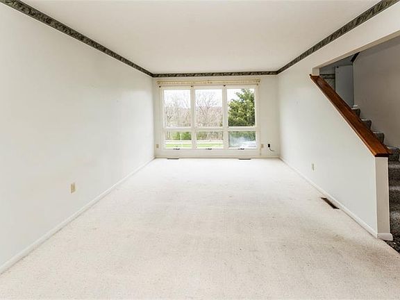 2nd image of 114 Woodridge Court