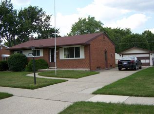 2355 Parliament Dr, Sterling Heights, MI 48310