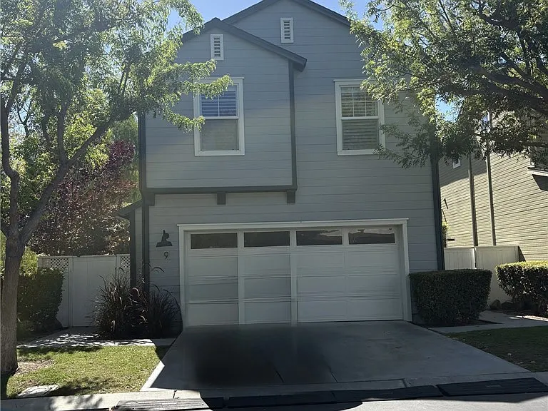 9 Ivy Gate Ln — Photo 1