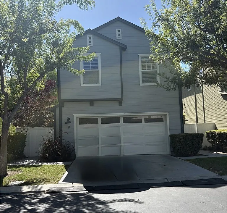 9 Ivy Gate Ln