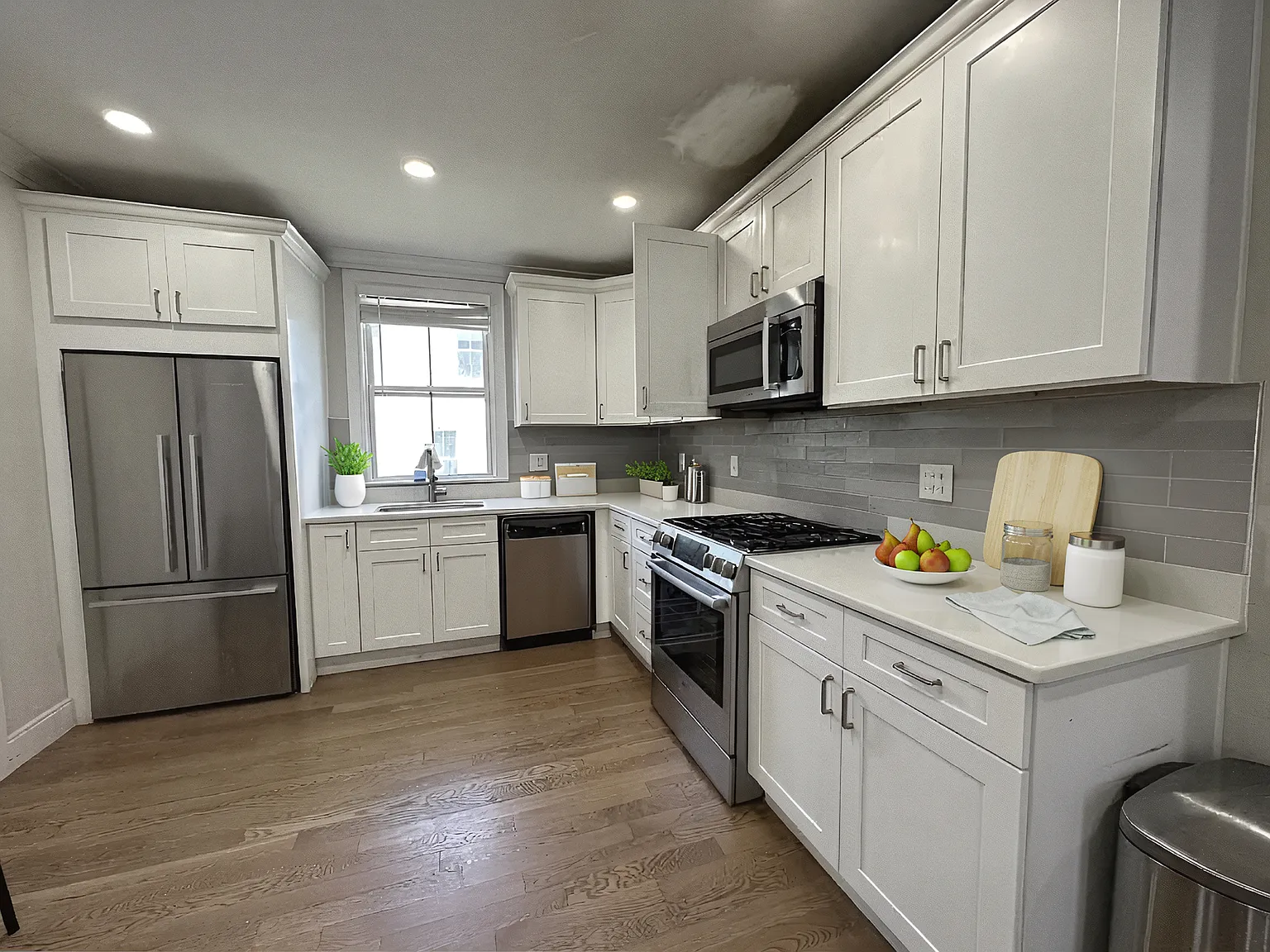 4 bed, 1400 sqft, $4,800 — Photo 3
