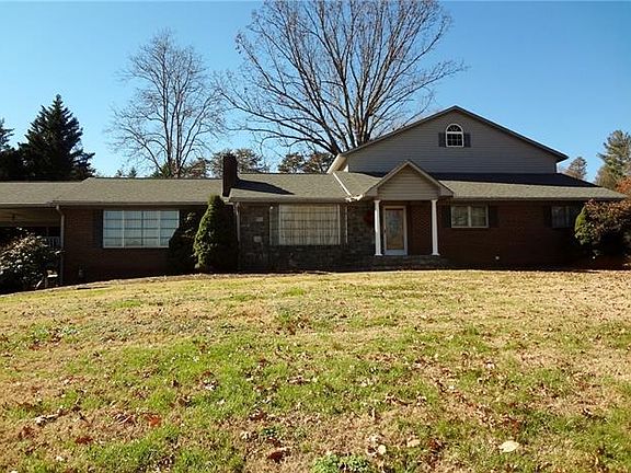 3rd image of 200 W Caldwell Dr