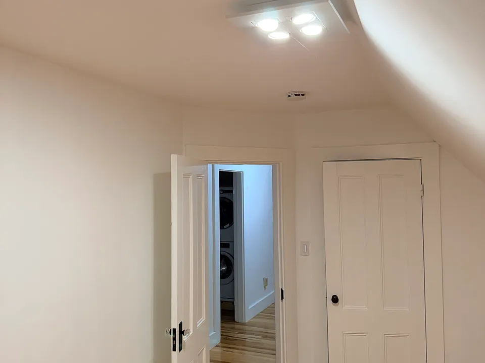 84 Greenwood Ave #2A