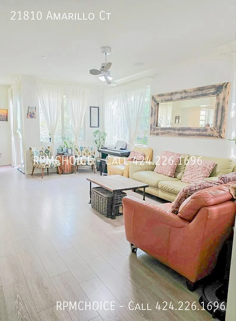 Large, Quiet 4bd/2.5ba House with 2 Car Garage in Gated Community — Photo 1