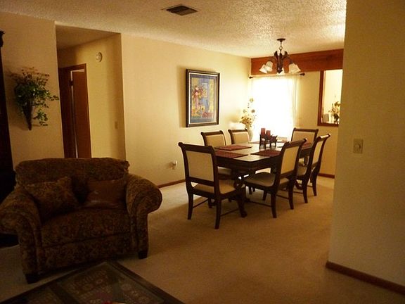 4th image of 2998 Moore Dr