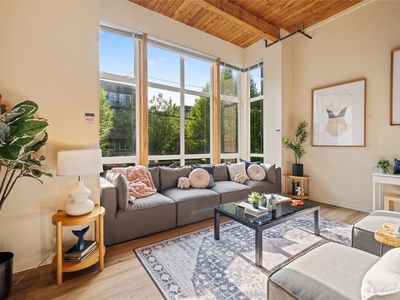1812 19th Avenue #205, Seattle, WA, 98122