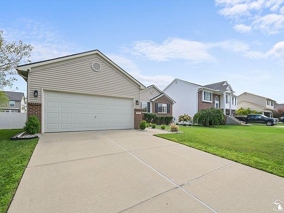 2nd image of 716 Falcon Dr