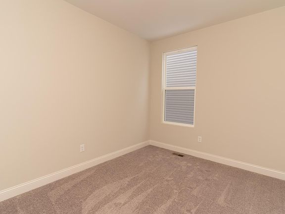 The Beachwood B Bedroom 3
