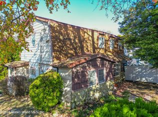 843 W Fingerboard Rd, Staten Island, NY 10305