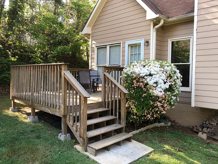 1066 Atherton Ln — Photo 3