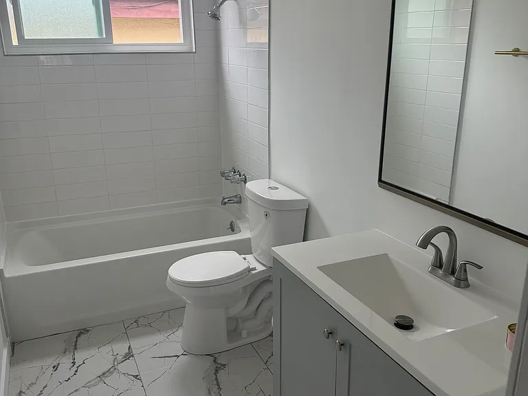 516 E Maple St #4 — Photo 10