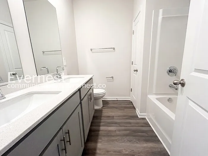 7762 Plymouth Dr — Photo 12