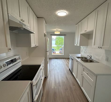 4th image of 5226 61st Ave #3