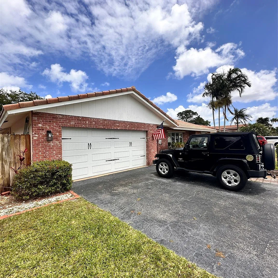 4 bed, 2.0 bath, 1721 sqft, $5,500 — Photo 2