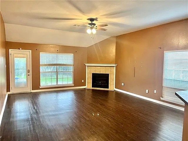 101 Moonraker Dr — Photo 7