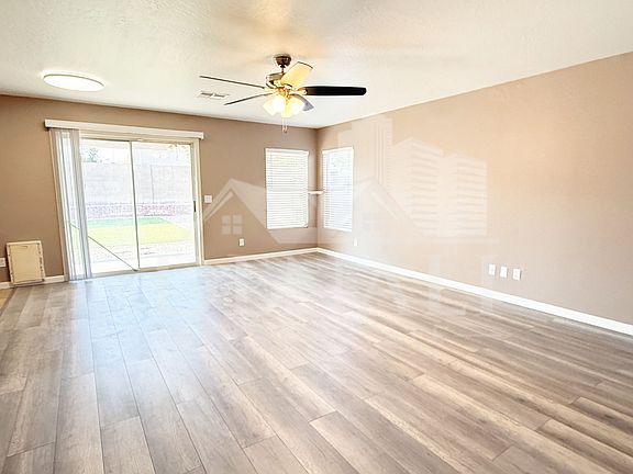 3rd image of 11810 W Sunnyside Dr
