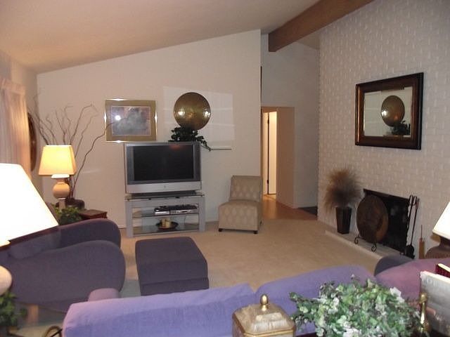 2nd image of 3946 Londonderry Ln