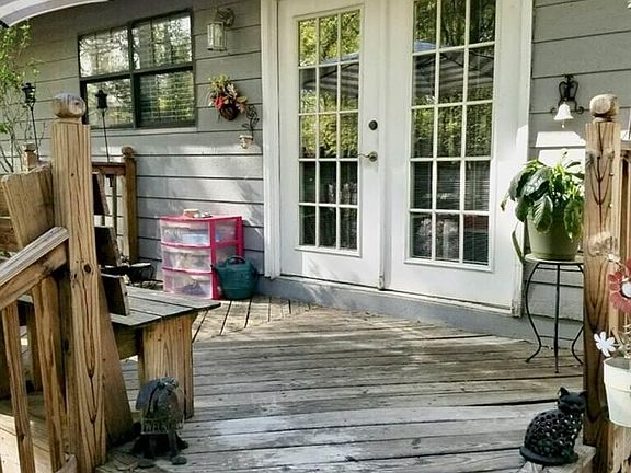 4th image of 1614 Red Oak Ln