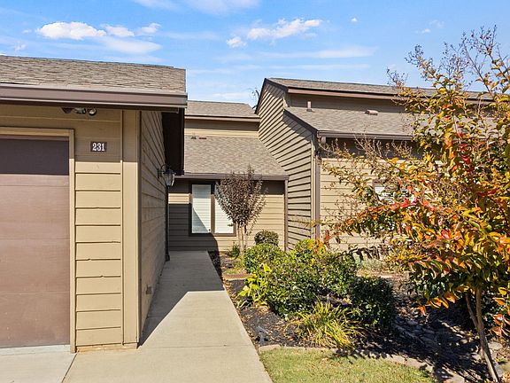 2nd image of 231 Goldfinch Cir