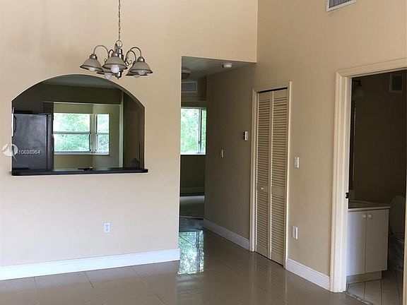 3rd image of 1260 SE 28th Ct Unit 202