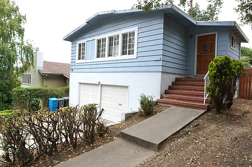 2201 Evergreen Dr Photo 1