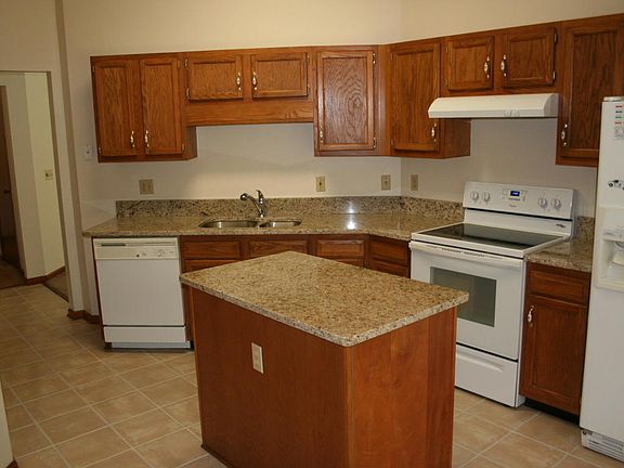 4th image of 3054 Rockford Falls Dr S