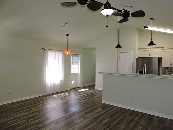4th image of 508 E Gonzalez St