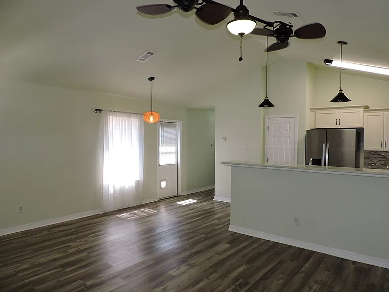 508 E Gonzalez St — Photo 4