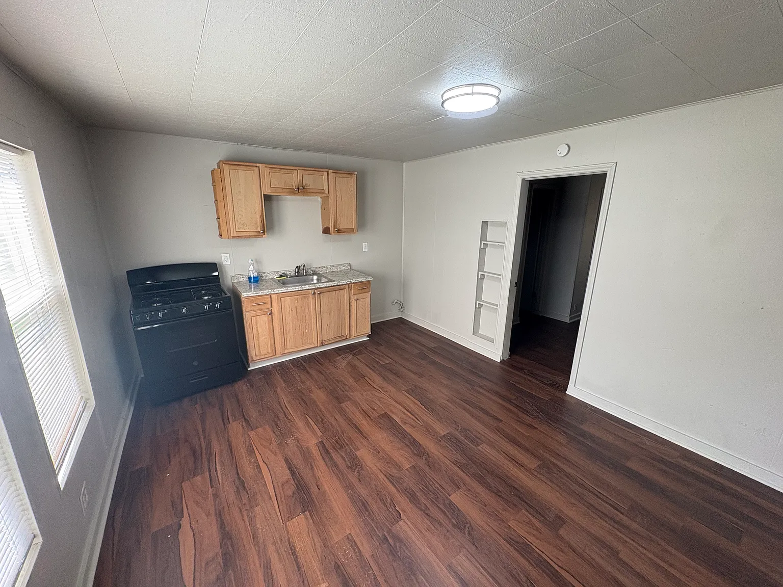 1 bed, 500 sqft, $800 — Photo 3