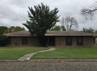 105 William St, Uvalde, TX 78801