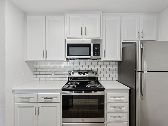 2nd image of 4401 Mission Ave #K212