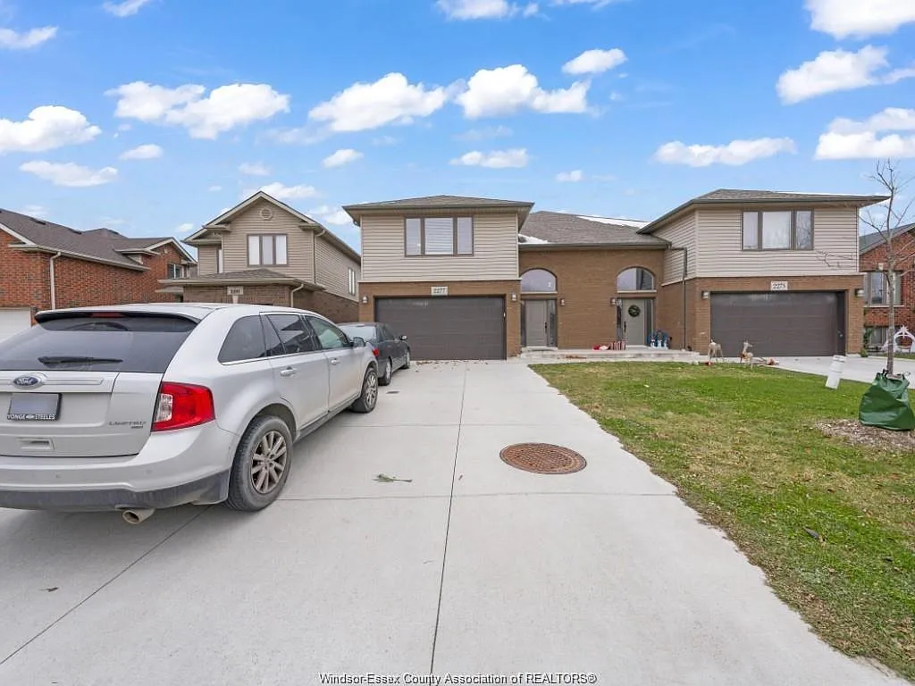 5 bed, $3,950 — Photo 2