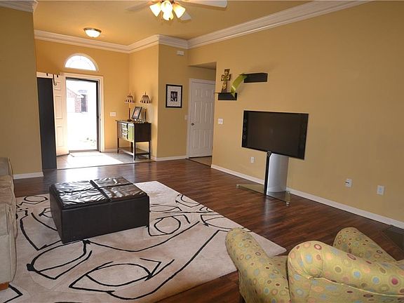 3rd image of 2174 Meadowbrook Dr