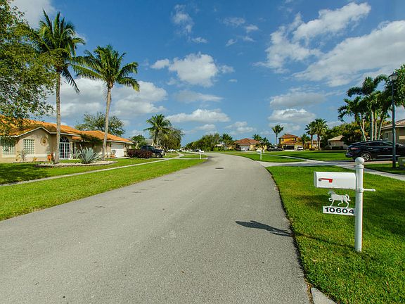 4th image of 10604 Paso Fino Dr