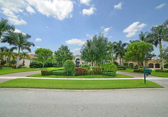 Home For Sale In Bay Hill Estates