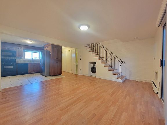 4th image of 419 Newport Ave Unit 15