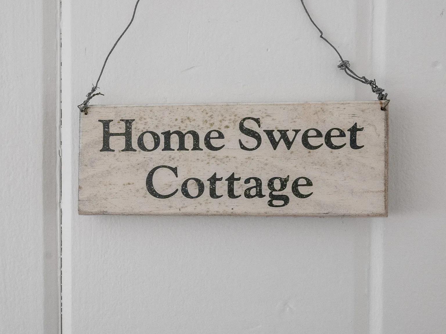 Wainscott South Renovated Cottage Available for Rent — Photo 3
