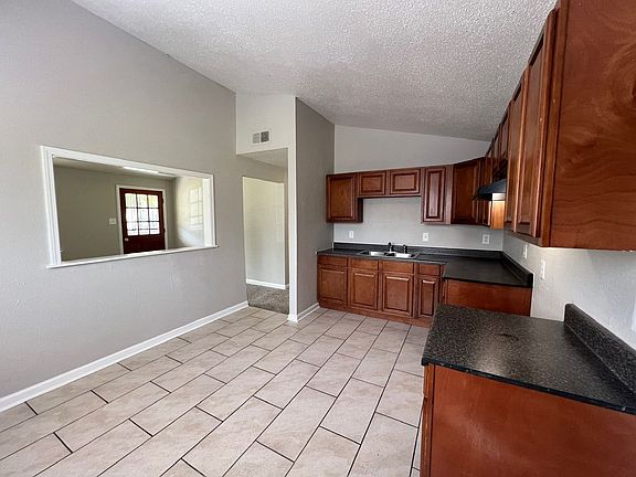 2nd image of 3942 Maynard Dr