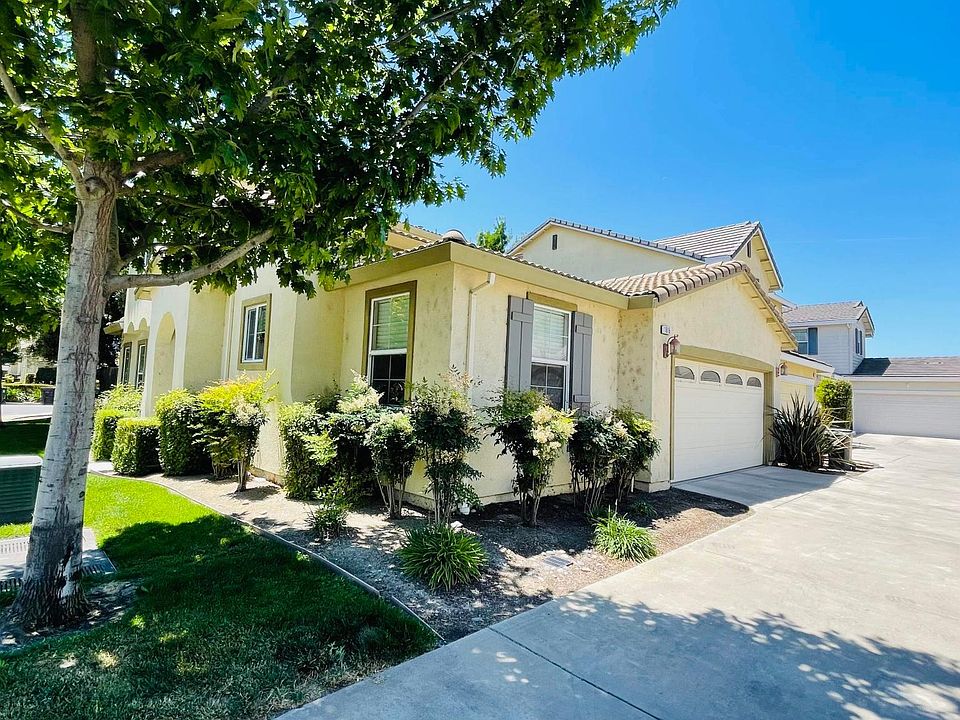 1st image of 1815 Bella Lago Dr