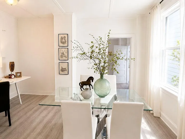 43 King Edward Ave — Photo 13