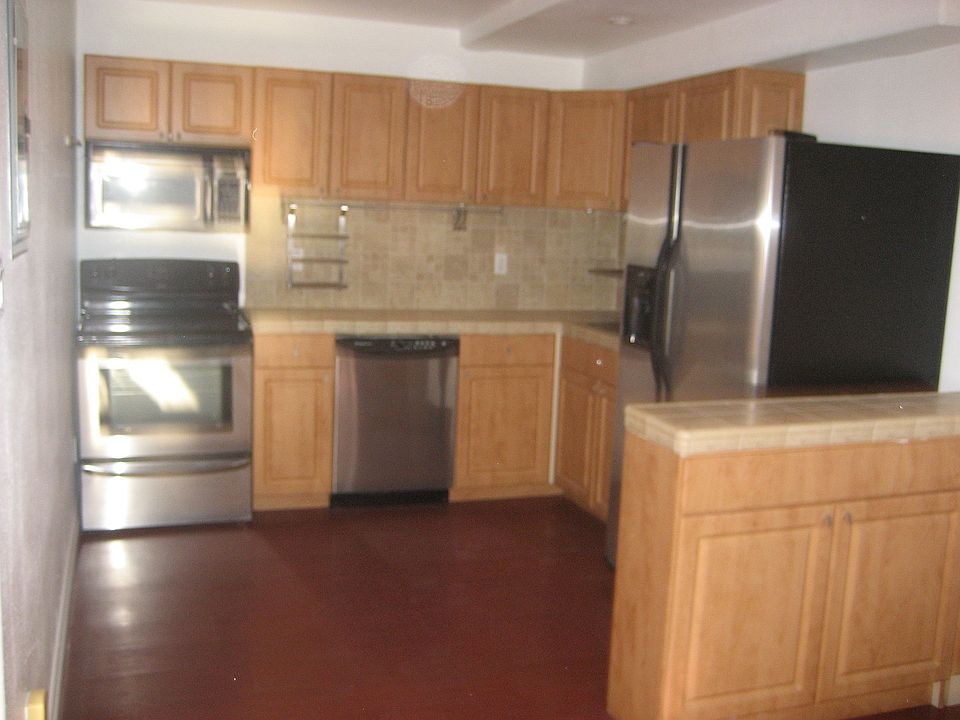 1st image of 112 N Croft Ave APT 9