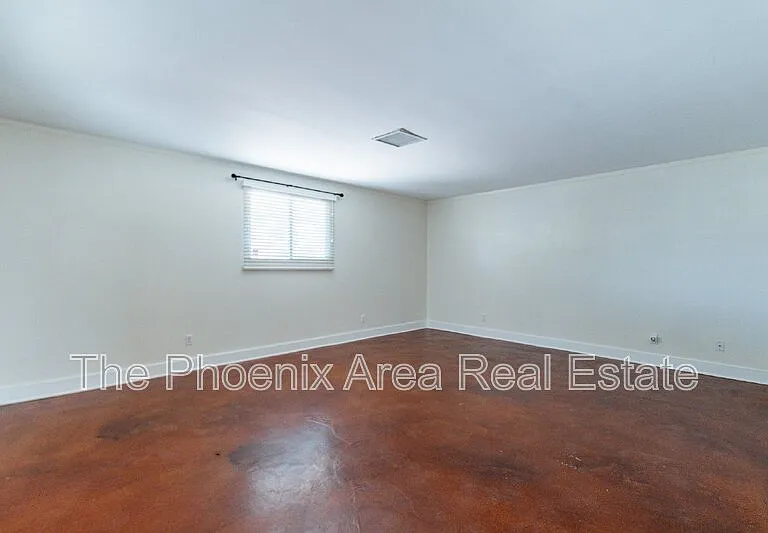 1001 E Campus Dr — Photo 33