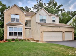 88 Talcott Ave, Crystal Lake, IL 60014